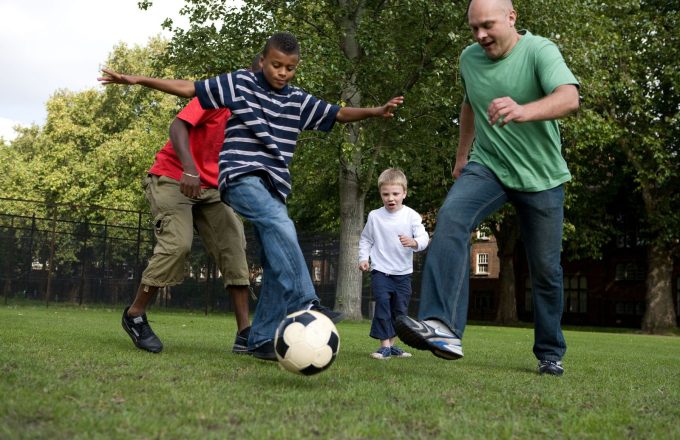 Physical activity in outdoor natural environments vs physical activity indoors